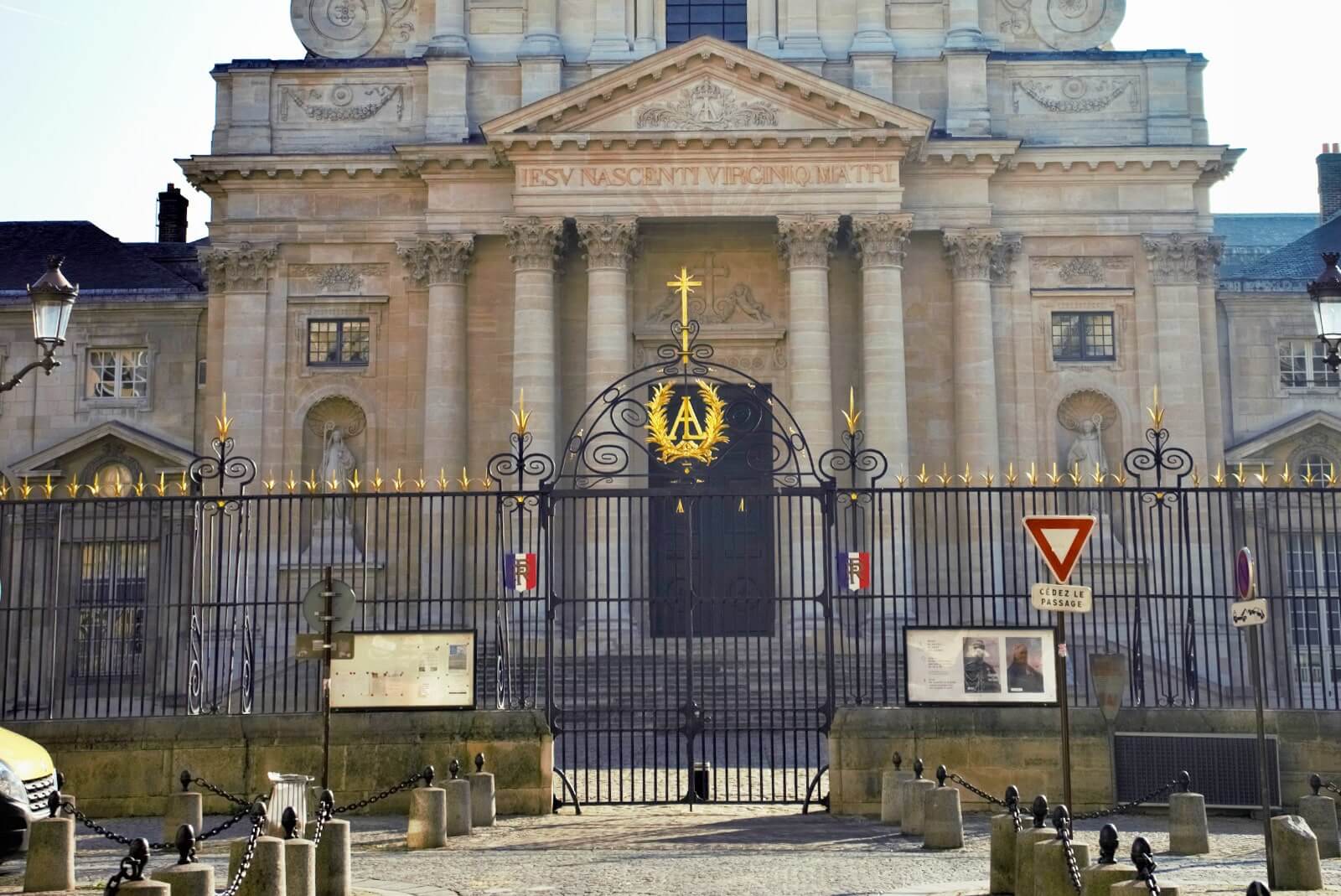 Église du Val-de-Grâce - Hôtel Pierre Nicole - Paris Quartier Latin